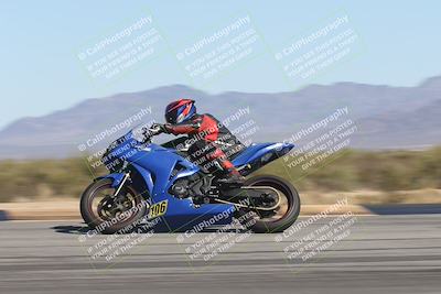 media/Oct-30-2025-Racers Edge (Thu) [[dabbdaf680]]/3-B Group/Session 4 (Turn 9 Side)/